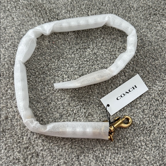 Coach Gold and Pearl Beaded Chain - Picture 2 of 6